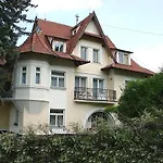 Luzna 招待所