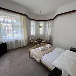 Luzna 招待所